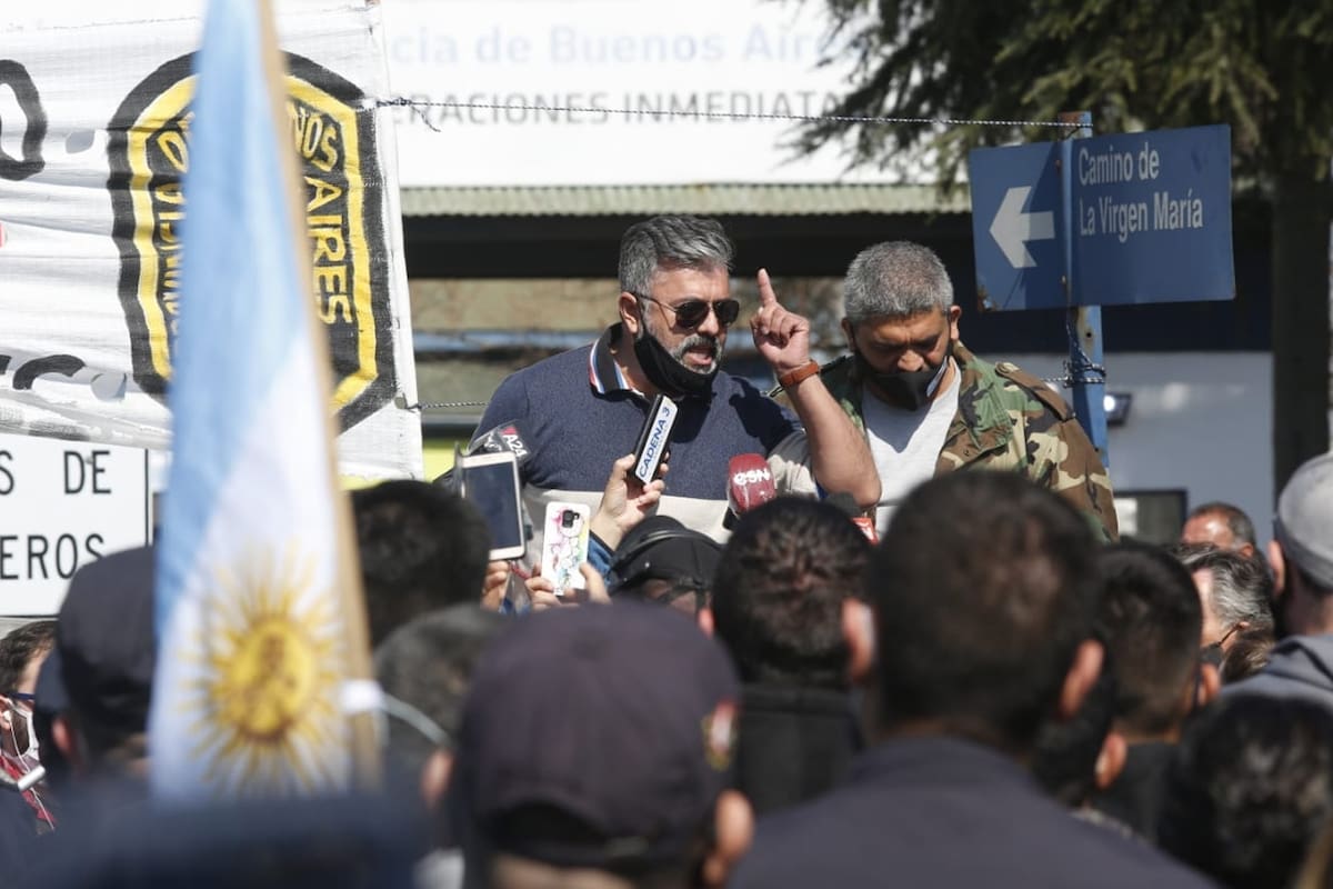 Los policías en Puente 12 tras el anuncio de Kicillof