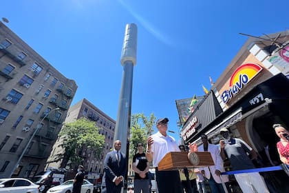 Los postes de 5G instalados en Nueva York
