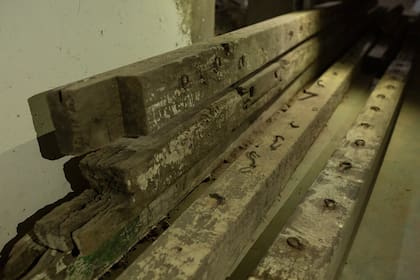 Los postes de madera: la cancha de Ferro fue la última en sacarlos de circulación en la primera A.