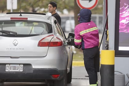 Los precios de los combustibles están sin cambios desde principios de junio y, pese a la tregua, no se espera que bajen