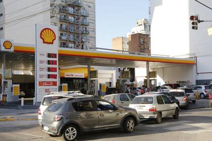 Los precios de los combustibles volverán a subir esta semana, cuando se aplique una nueva actualización del impuesto a los combustibles líquidos