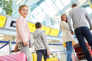 Cuáles son los destinos más económicos para viajar en familia durante las vacaciones de invierno