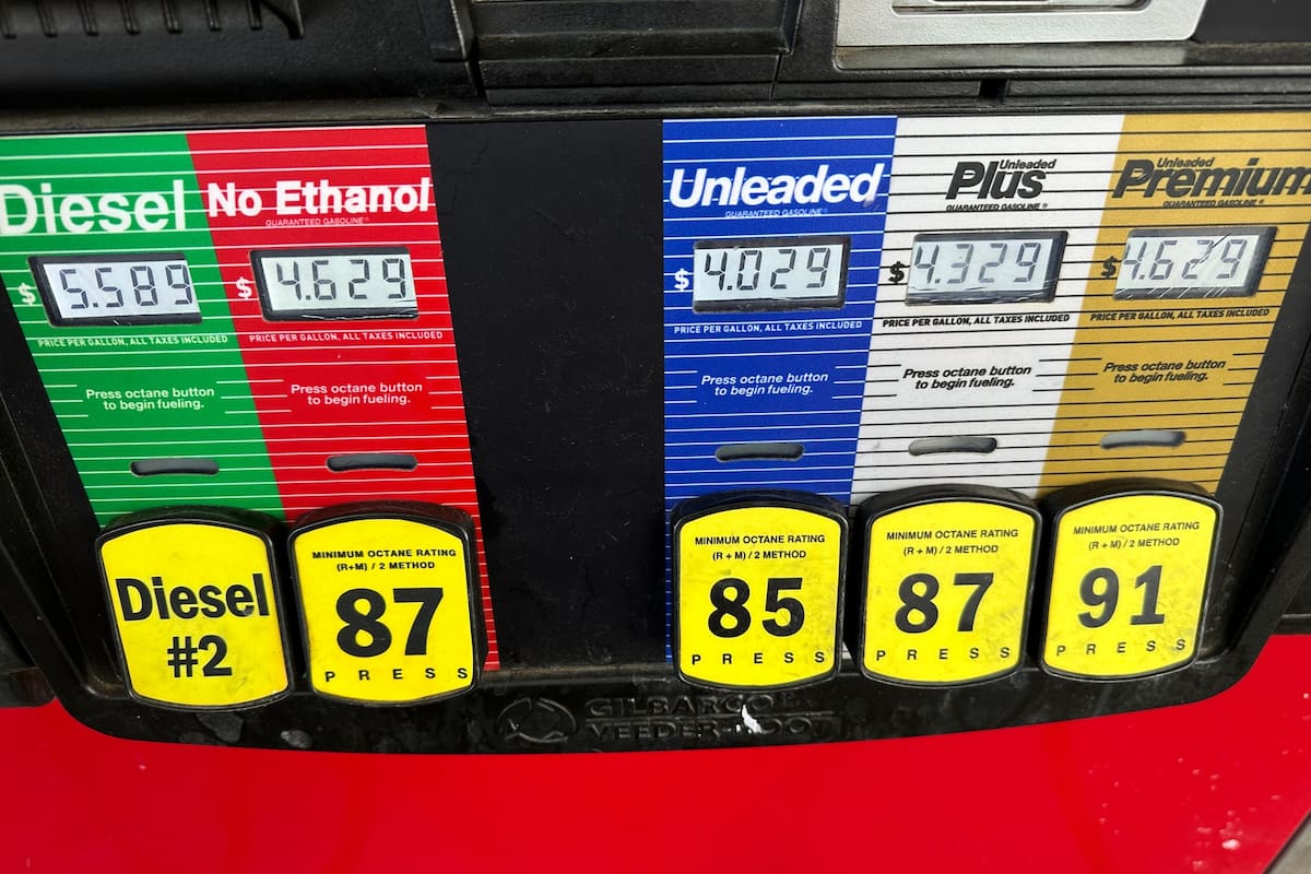 Los precios de una gasolinera en Greenwood Village, Colorado, el 15 de septiembre del 2026. (AP foto