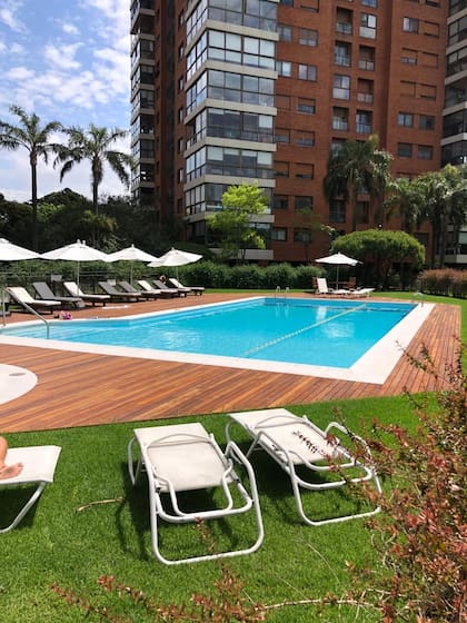 Los precios de venta varían desde US$3500/m2 hasta US$6000/m2 para las unidades recicladas con vista al río.