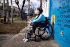 La historia de una adopción que venció prejuicios y llegó al Congreso