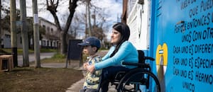 La historia de una adopción que venció prejuicios y llegó al Congreso