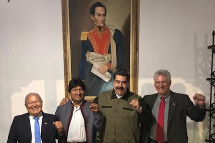 Los presidentes de El Salvador, Cuba y Bolivia arribaron ayer a Venezuela para apoyar a Maduro