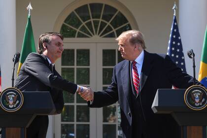 Los presidentes de Estados Unidos y Brasil, Donald Trump y Jair Bolsonaro, recomiendan el uso de la hidroxicloroquina para combatir el coronavirus, a pesar de la evidencia de que podría ser perjudicial para la salud