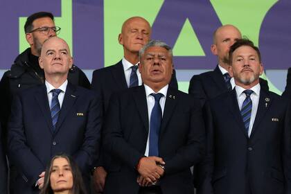 Los presidentes de FIFA, Gianni Infantino; AFA, Claudio Tapia, y Conmebol, Alejandro Domínguez, en la final de Mundial Sub 20 de Chile; la entidad sudamericana quiere desarrollar el fútbol regional con el incentivo de recompensas mayores.