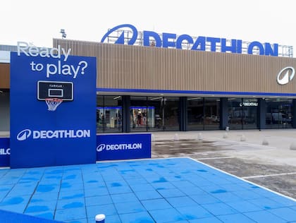 Los primeros 300 visitantes a la tienda obtendrán una gift card de regalo