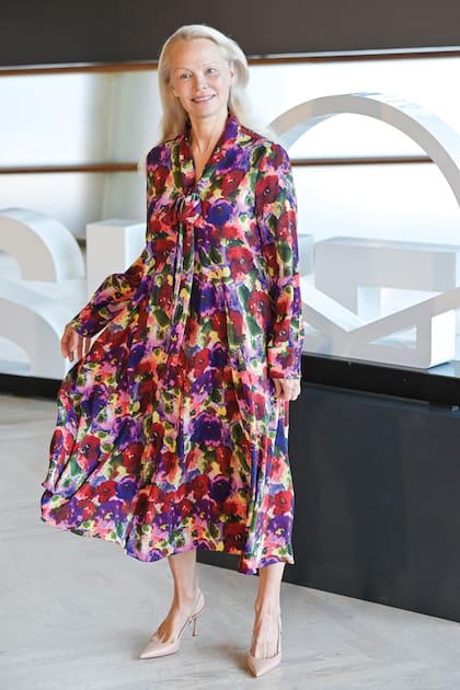 Los primeros días de septiembre, Pamela Anderson mostró su nueva imagen en el Festival Internacional de Cine de San Sebastián, España,
con un diseño floreado de Carolina Herrera.