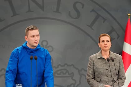 Los primeros ministros de Groenlandia, Jens-Frederik Nielsen, y de Dinamarca, Mette Frederiksen, en una conferencia de prensa en Copenhague, el 13 de enero de 2026.
