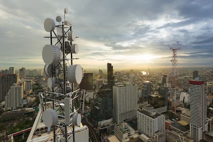 Los primeros modelos de smartphones compatibles con las especificaciones 5G Sub-6 y mmWacve, cada una con sus ventajas y particularidades