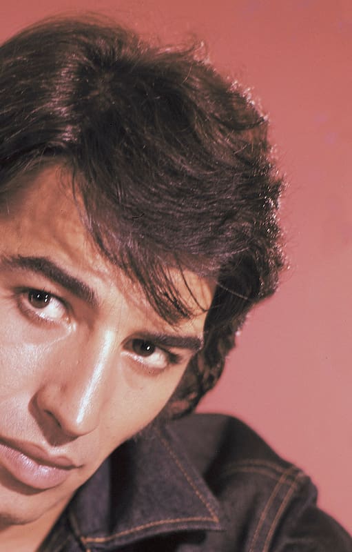 Los primeros pasos en la música, Sandro los dio en su Valentín Alsina natal