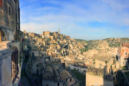 Los primeros sassi, construcciones antiguas de piedra, están en Matera desde hace más de 9000 años.