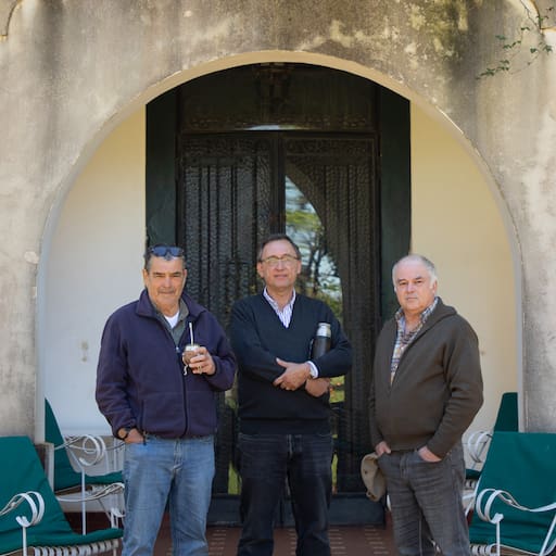Los primos Navajas están involcrados en diferentes áreas del negocio familiar.