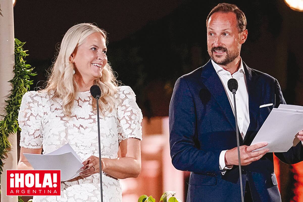 Los príncipes cumplieron 22 años de casados el 25 de agosto y 50 de edad: el 20 de julio él y el 19 de agosto ella.