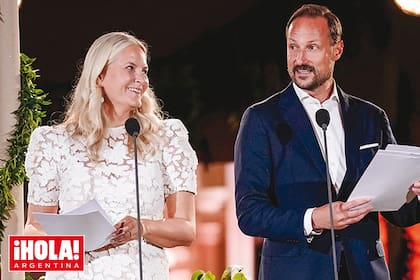 Los príncipes cumplieron 22 años de casados el 25 de agosto y 50 de edad: el 20 de julio él y el 19 de agosto ella.