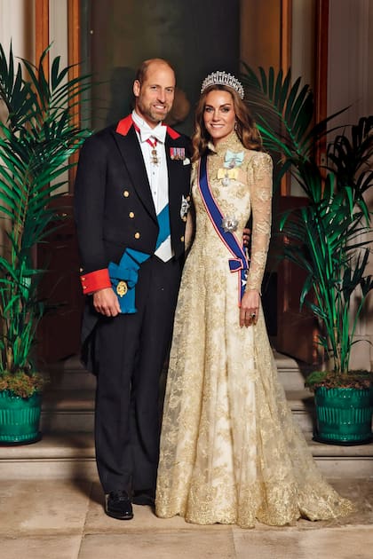 Los príncipes de Gales tuvieron un papel destacadísimo durante la visita de Estado de los
Trump: los recibieron, participaron en algunas
actividades juntos y Kate se sentó al lado del presidente norteamericano durante el banquete de gala