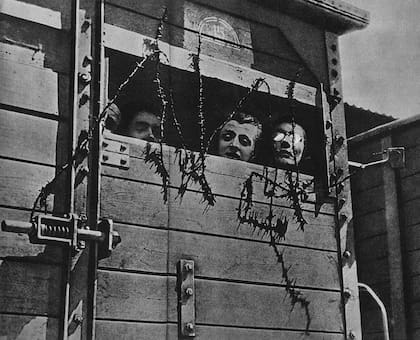 Los prisioneros de Auschwitz llegaban al lugar hacinados en vagones de tren