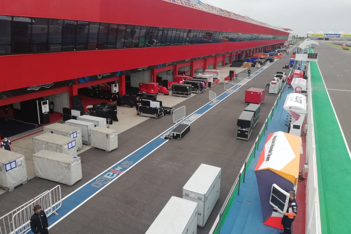 Los problemas de logística retrasaron la actividad del MotoGP en Termas de Río Hondo: el Gran Premio de la Argentina se desarrollará entre sábado y domingo, después de cancelarse las pruebas del viernes