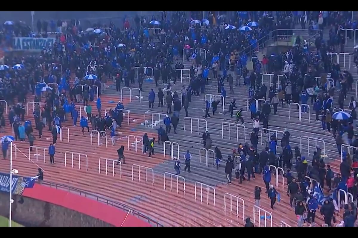 Los problemas se originaron en la popular del lado del sur del estadio Malvinas Argentinas; los indicios hacen suponer que los barrabravas querían forzar la suspensión de Godoy Cruz vs. San Lorenzo, y lo consiguieron.