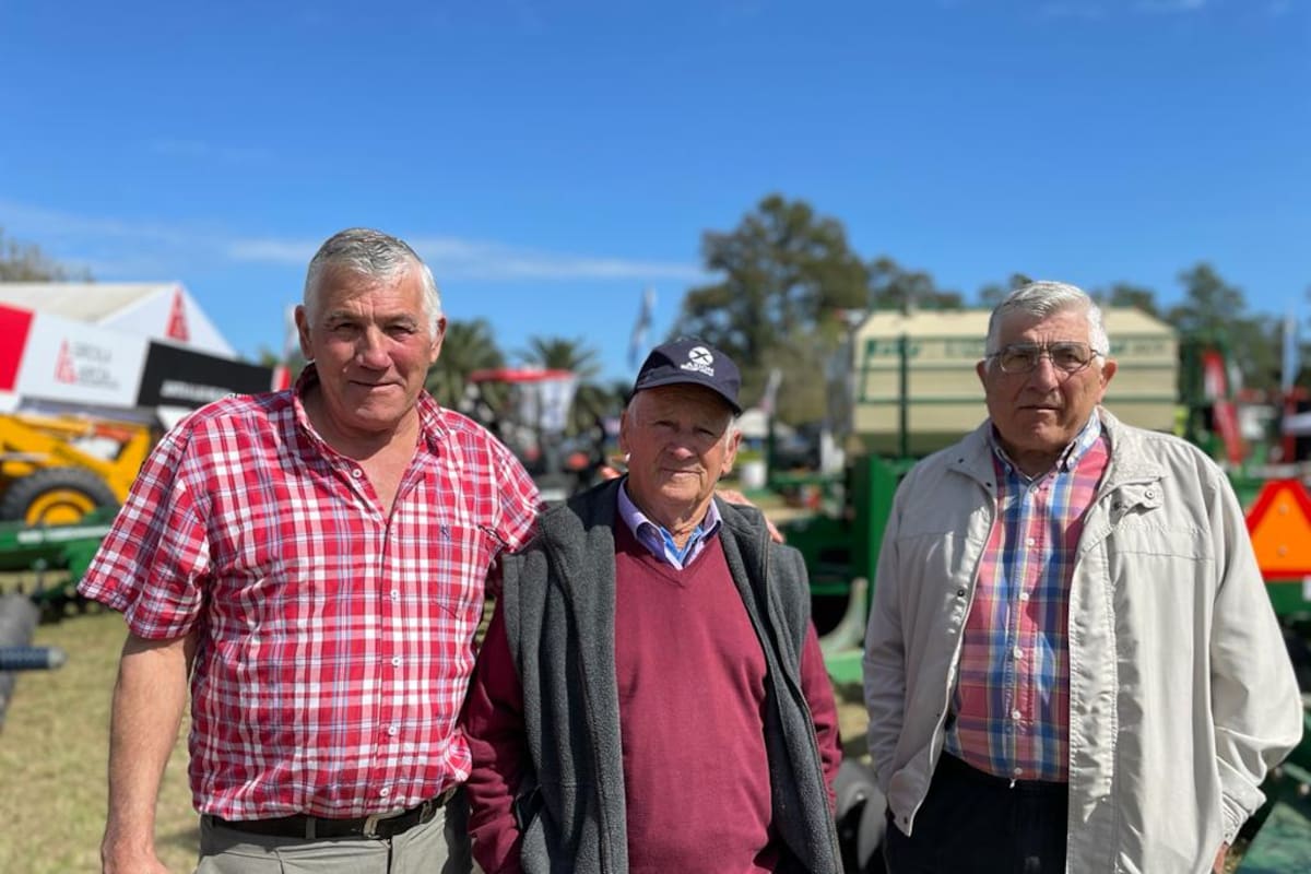 Los productores agropecuarios Eduardo Martínez; Pablo Ayala y Natalio Martínez.