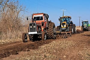 Los productores de Colón, Buenos Aires, arreglaron ellos mismos los caminos