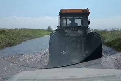 Los productores de la zona buscan salir en los tractores de los campos