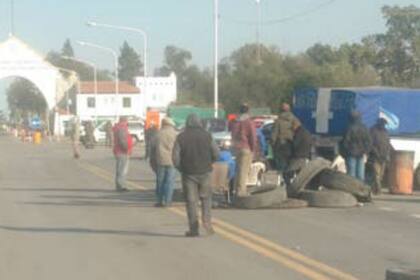Los productores dejaron habilitada media calzada