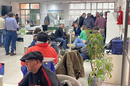 Los productores esta mañana en la sede de Corfo en Pedro Luro