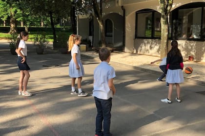 Los programas requieren un período de educación presencial