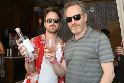 Los protagonistas de la exitosa serie lanzaron su propio mezcal