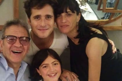 Los protagonistas de la serie de Luis Miguel compartieron un asado un día antes del comienzo de las grabaciones de la segunda temporada