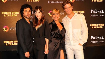 Los protagonistas de Quiero vivir a tu lado: Alberto Ajaka, Paola Krum, Florencia Peña y Mike Amigorena