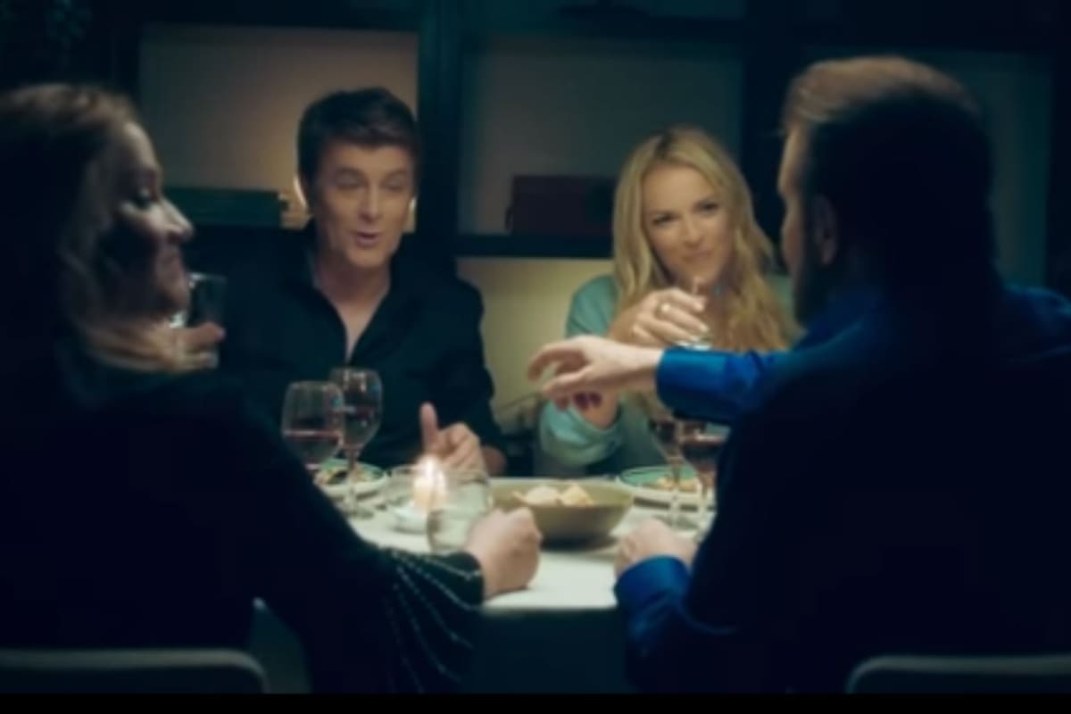 Los protagonistas del video Traición, donde no todo es lo que parece