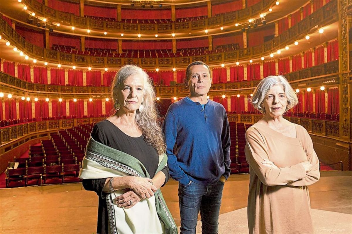 Los protagonistas, Elvira Onetto y Guillermo Angelelli, junto a Banegas; la adaptación que llevó siete años de trabajo