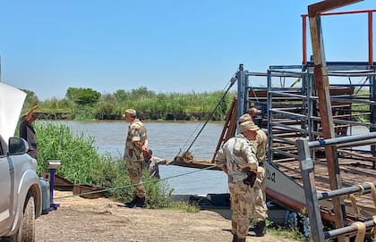 Los puertos y las bocas de carga son puntos clave para controlar la hacienda que se retira de las islas