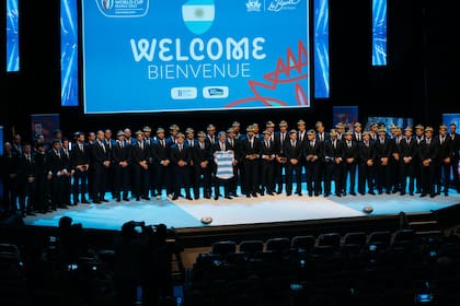 Los Pumas, durante la presentación del equipo, en Francia