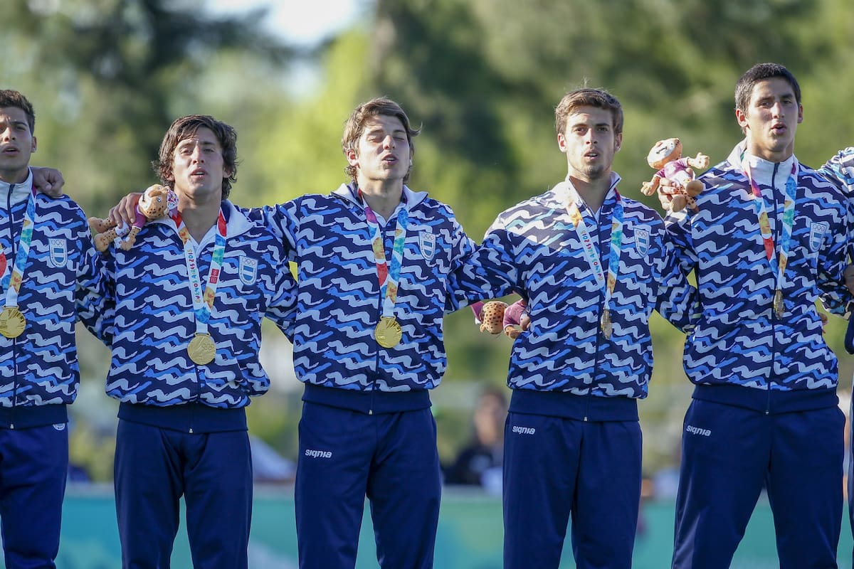 Los Pumitas, entonando las estrofas del Himno tras ganar el oro en el Seven