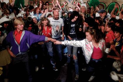 Los Ramones rockean una secundaria no tan punk para actores que no aspiran al Óscar... pero ¿qué importa si todo termina con la banda tocando?