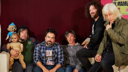 Los raros juguetes viejos de Walas, líder de la banda