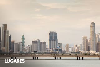 Combina rascacielos y verde tropical y es una de las ciudades más cosmopolitas de Latinoamérica