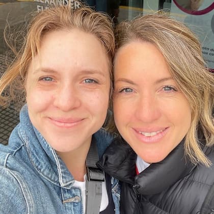 Los rasgos que comparten las hermanas no dejan dudas acerca de su parentesco