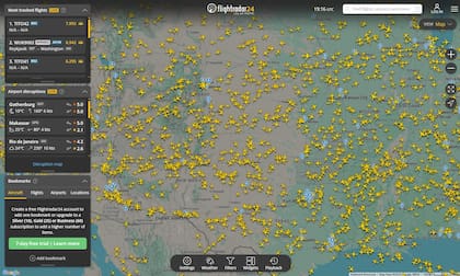 Los rastreadores de vuelo señalan si los viajes vienen con retraso o si tuvieron que cambiar de ruta (Flightradar24)