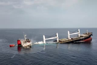 Un proyectil hunde un buque indio frente a Yemen y crece la preocupación por la seguridad marítima