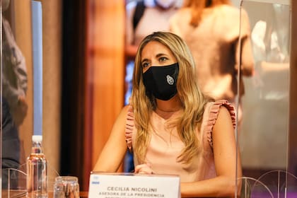 "Los reclamos siguen porque queremos que lleguen las vacunas", aseguró Cecilia Nicolini