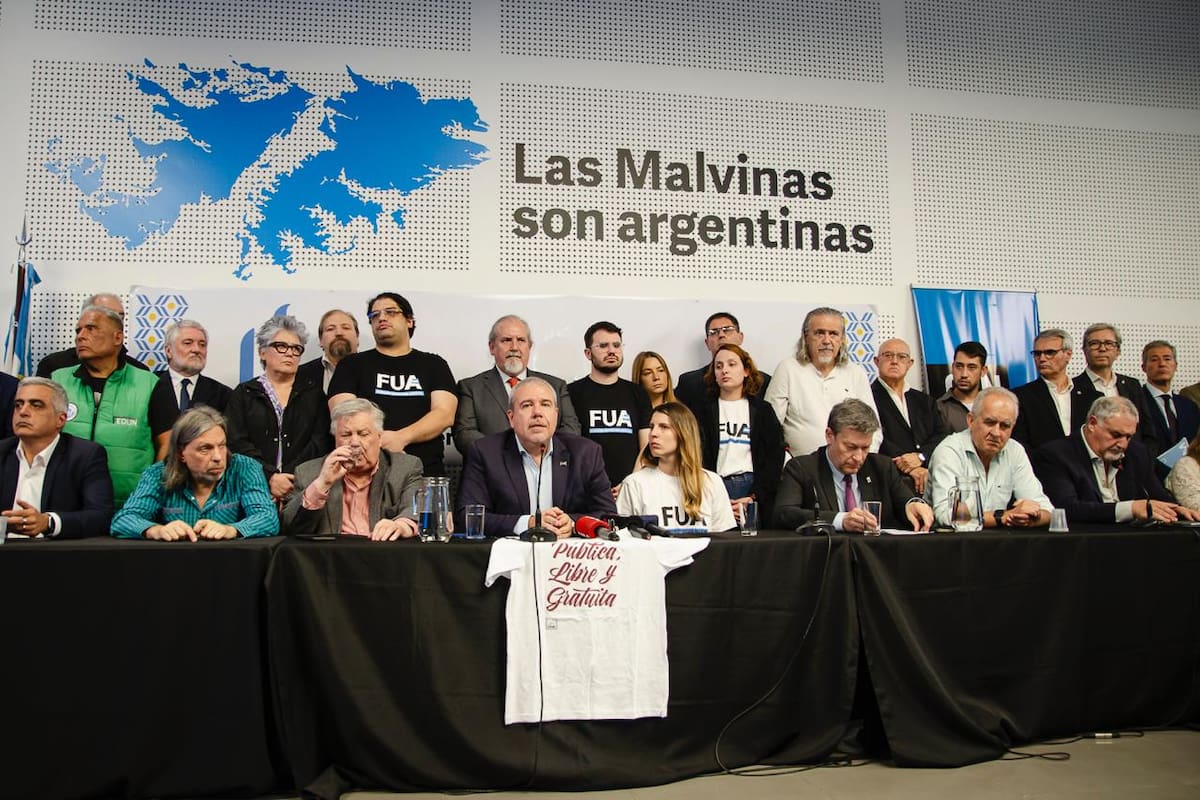 Los rectores, los representantes de los gremios y de las federaciones universitarias dieron una conferencia de prensa hoy