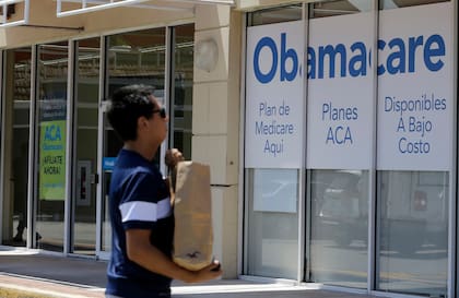 Los reembolsos anunciados por la administración Trump alcanzarán a determinados afiliados de Obamacare en 30 estados que utilizan el mercado federal (AP Foto/Alan Diaz, Archivo)