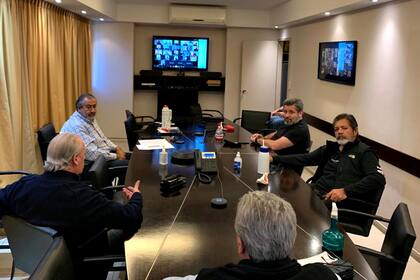 Los referentes de la CGT durante la reunión virtual